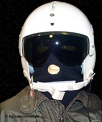 absolut kompromi߬os, Pilotenhelme im Original..... 